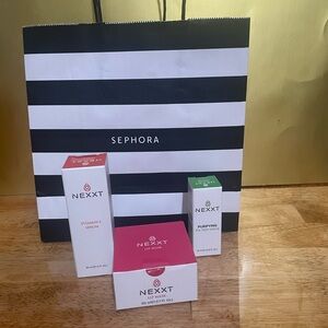 Nexxt Vitamin C Serum - White and Red